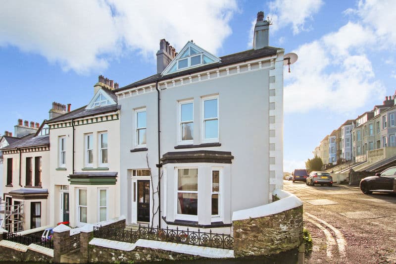 17 Victoria Road, Port St Mary — photo 1
