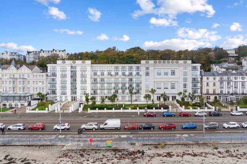 86 Spectrum Apartments, Central Promenade, Douglas — photo 1