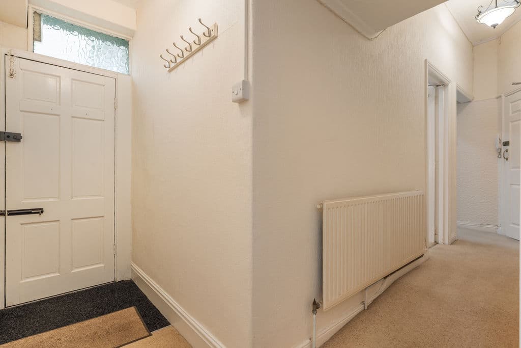 Flat 1, 11 Windsor Road, Douglas — photo 2
