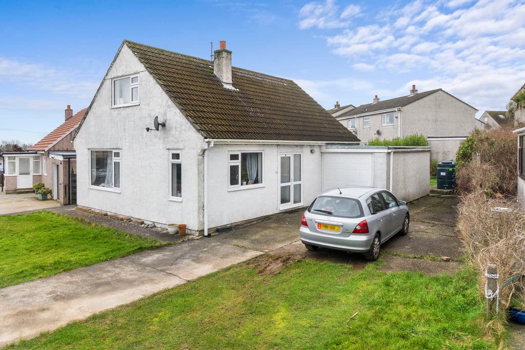 66 Wybourn Drive, Onchan — photo 1