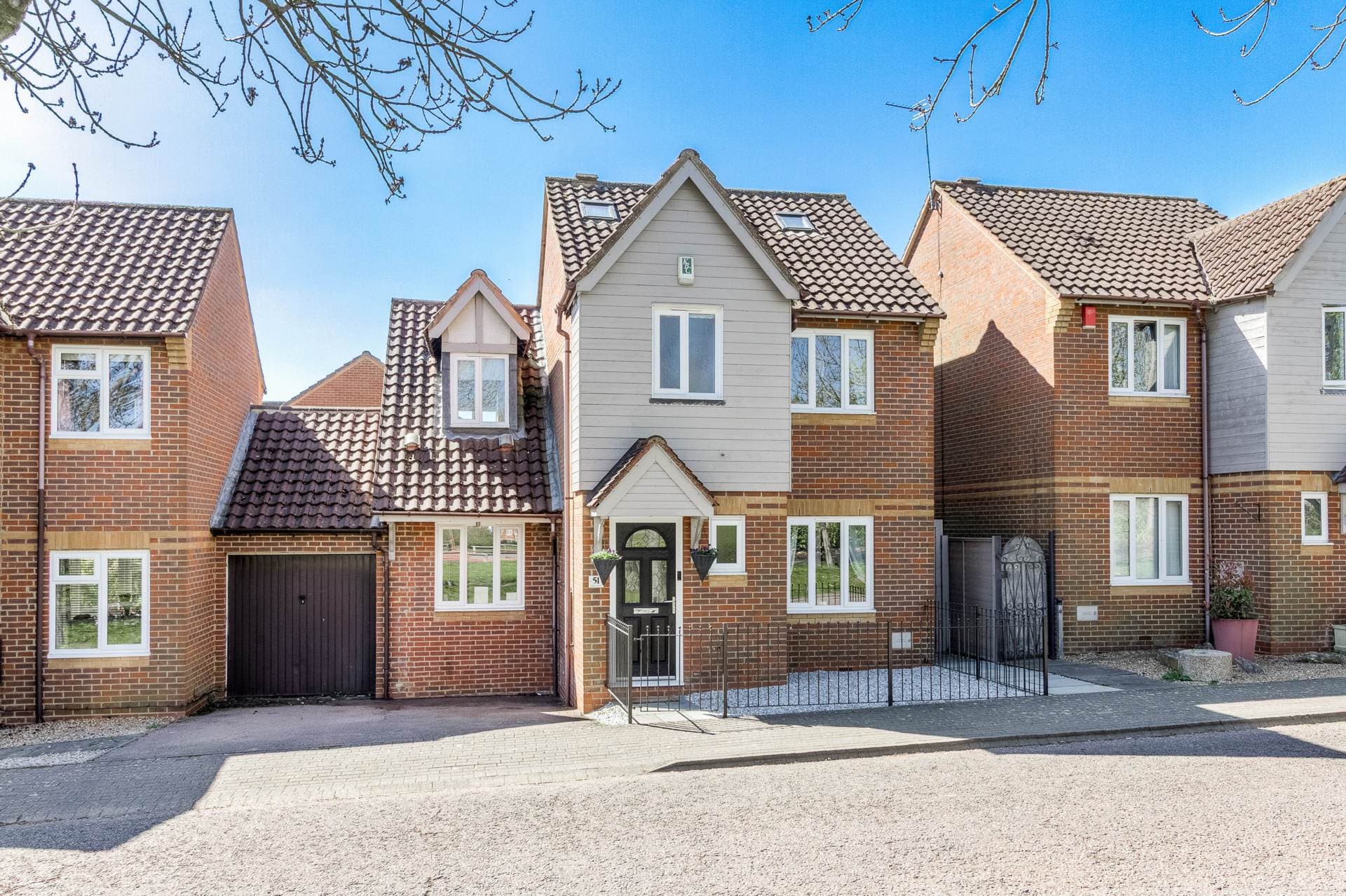 Cressey Avenue, Shenley Brook End — photo 1