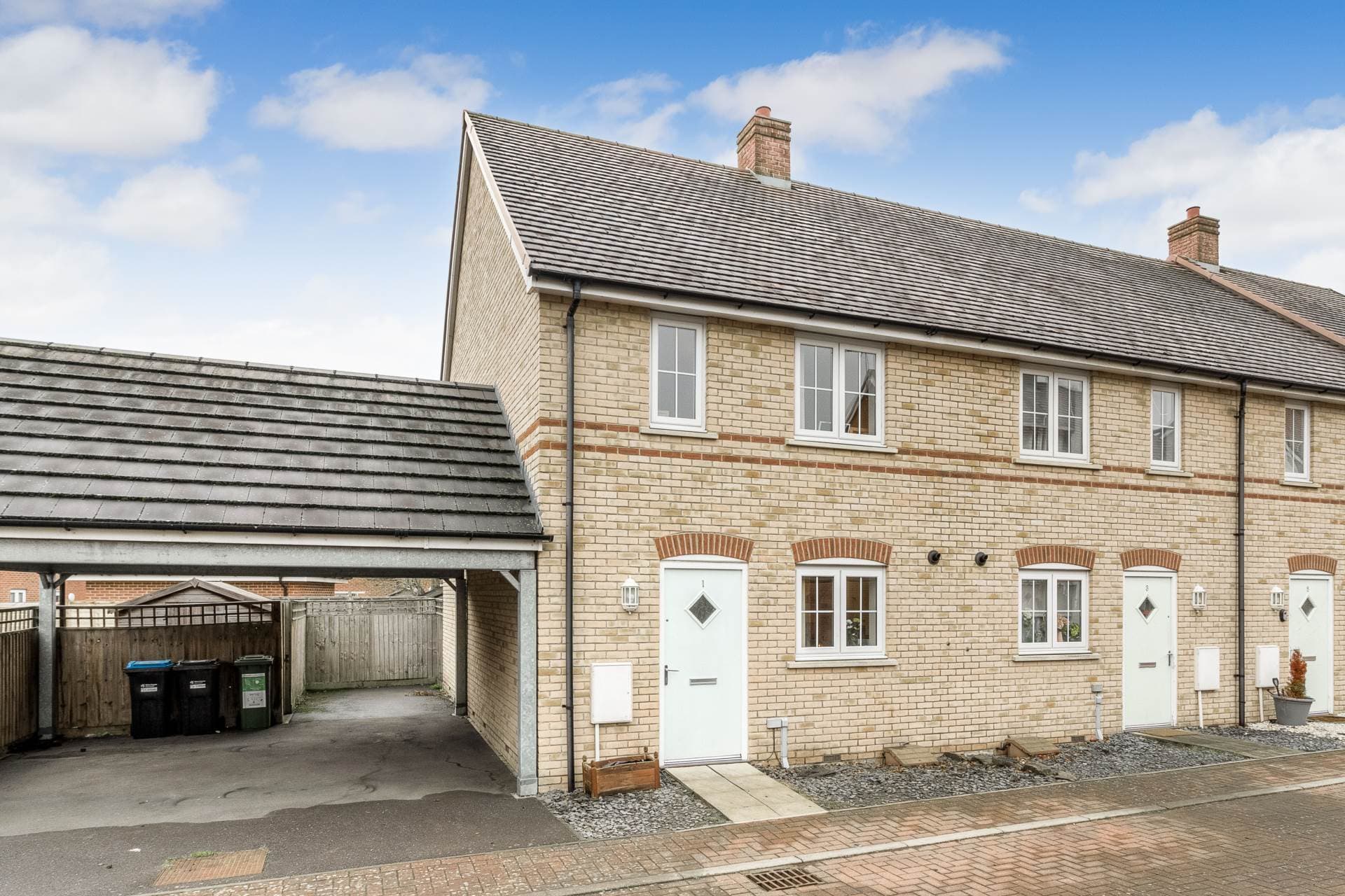 Hainan Drive, Newton Leys — photo 1