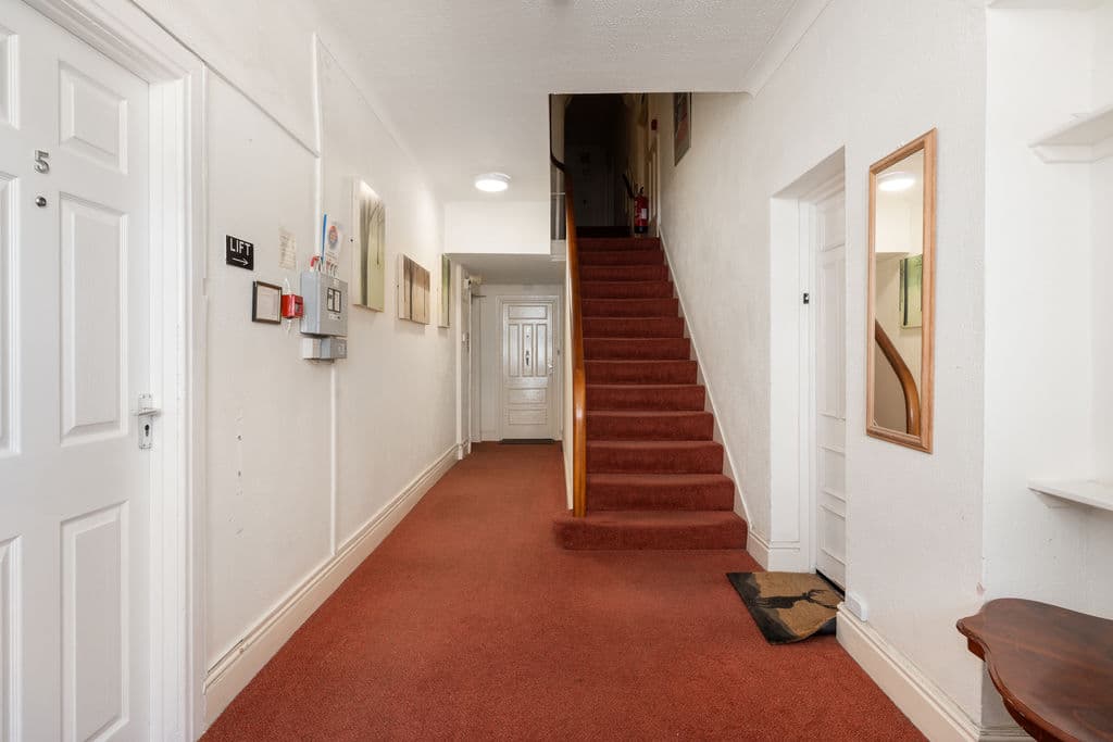 Flat 19/20 Isle of Alanis, Mooragh Promenade, Ramsey — photo 3