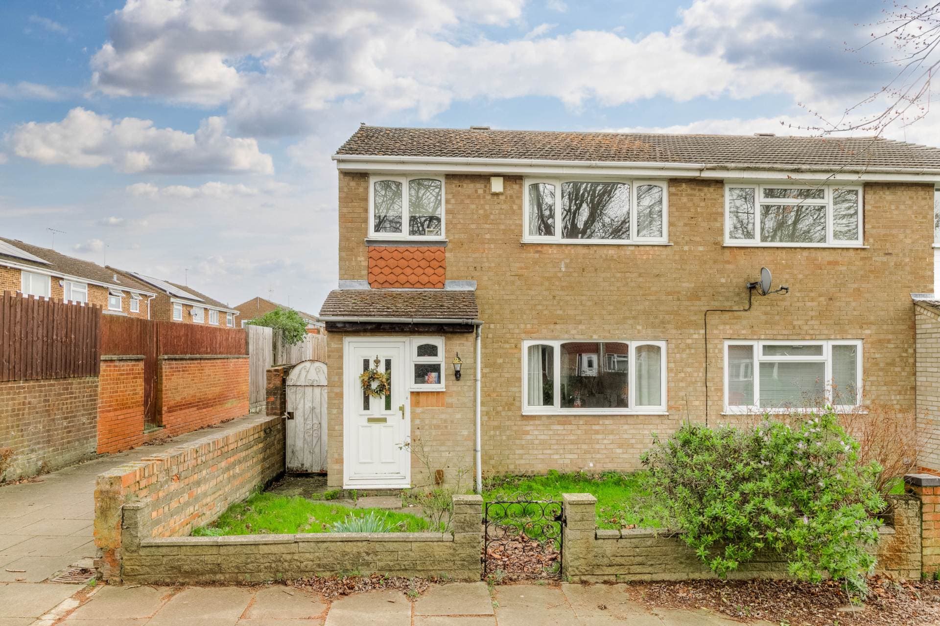 Roxburgh Way, Bletchley — photo 1