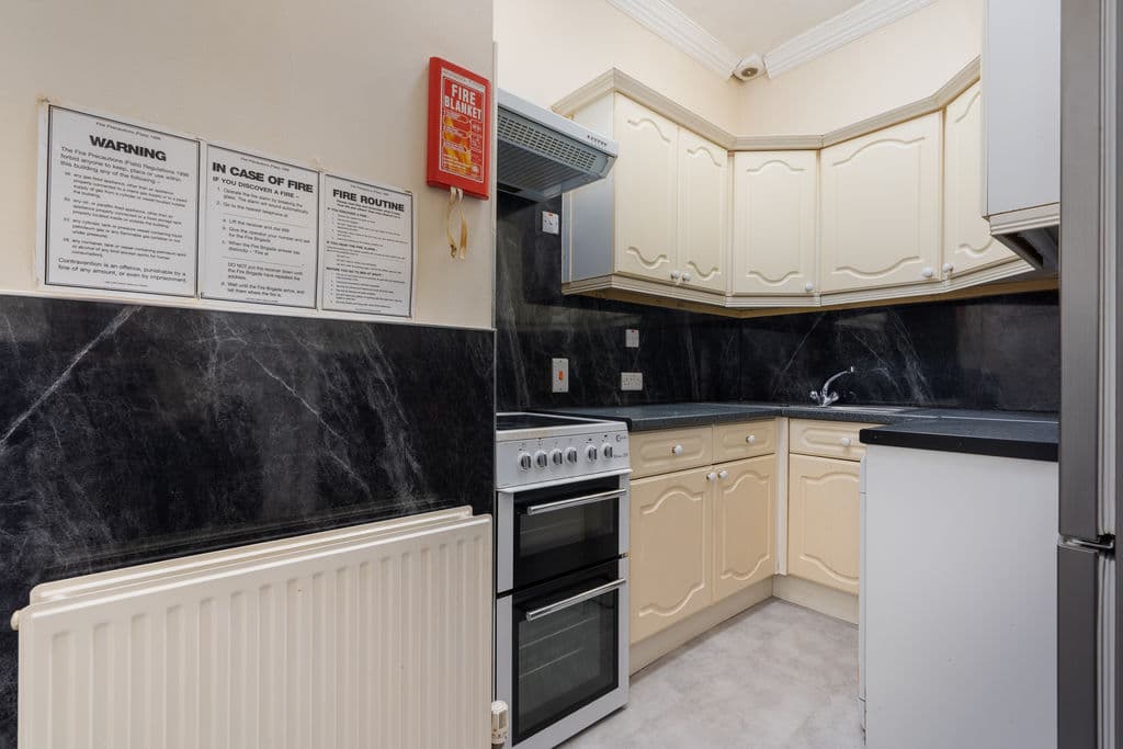 Flat 1, 11 Windsor Road, Douglas — photo 4