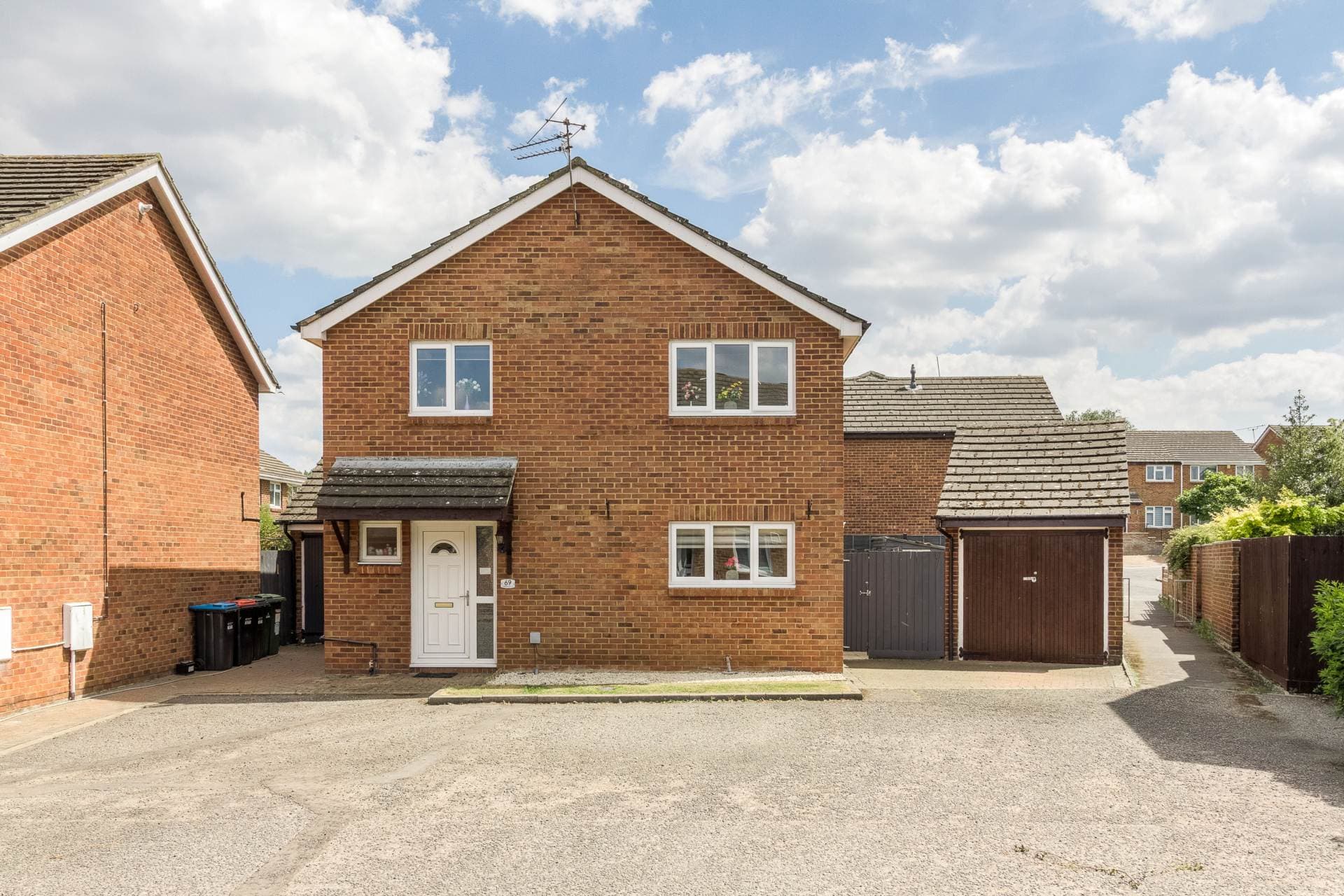 Milton Drive, Newport Pagnell — photo 1