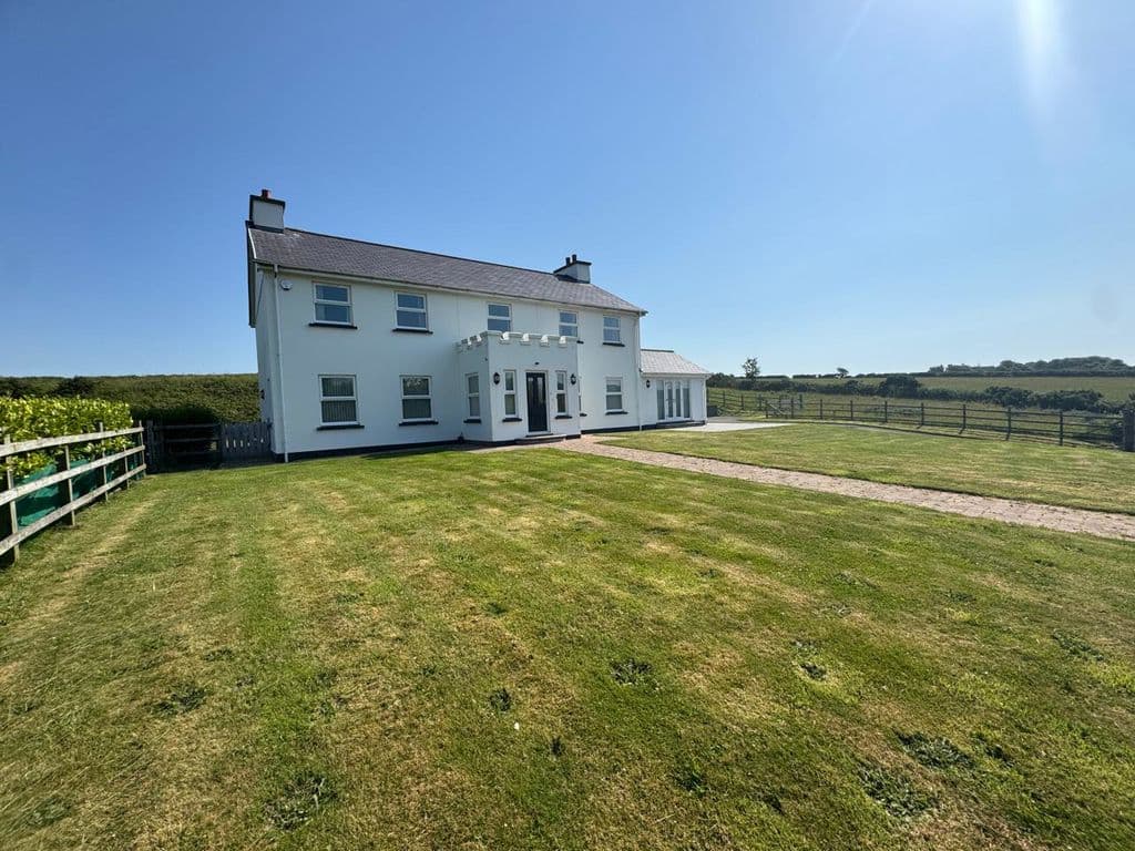 Lhoobs Road, Foxdale — photo 1