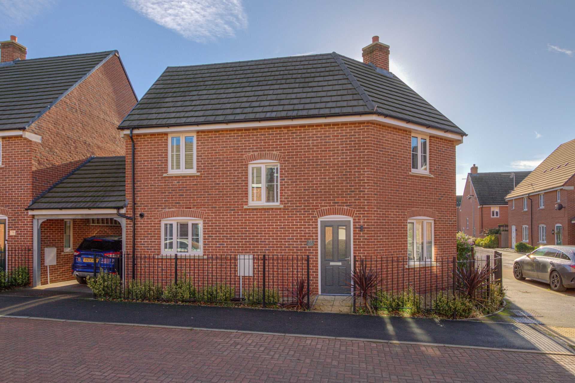 Drayhorse Crescent, Woburn Sands — photo 1