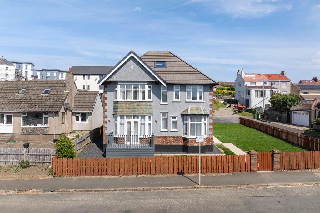 Arnside, Bay View Road, Port Erin — photo 1