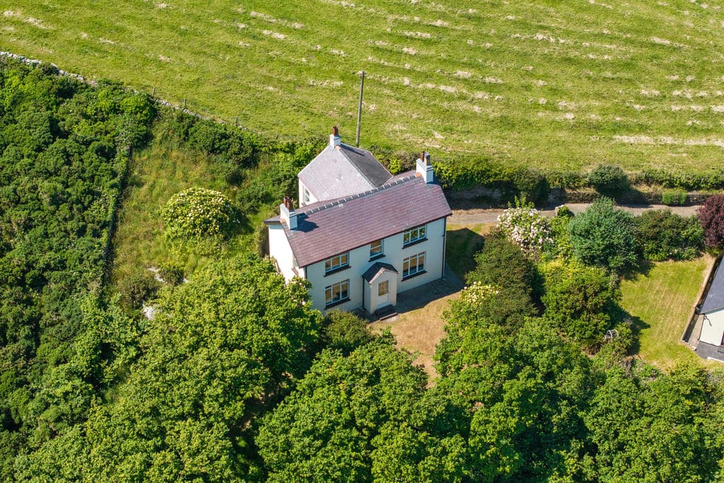 Well Cottage, Howe Road, Port St Mary — photo 2
