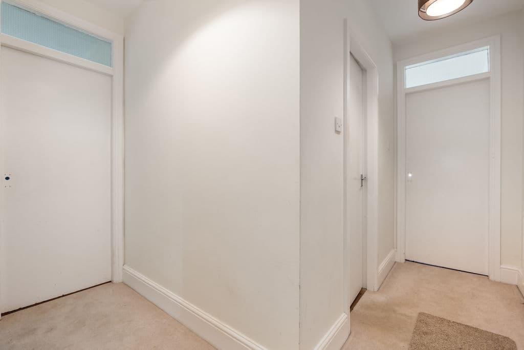6 Falcon Cliff Apartments, Douglas — photo 2