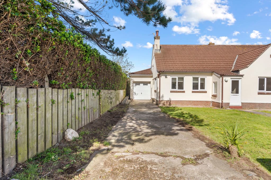 Westholme, Shore Road, Kirk Michael — photo 2