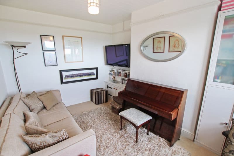 Beachway, Derbyhaven — photo 4