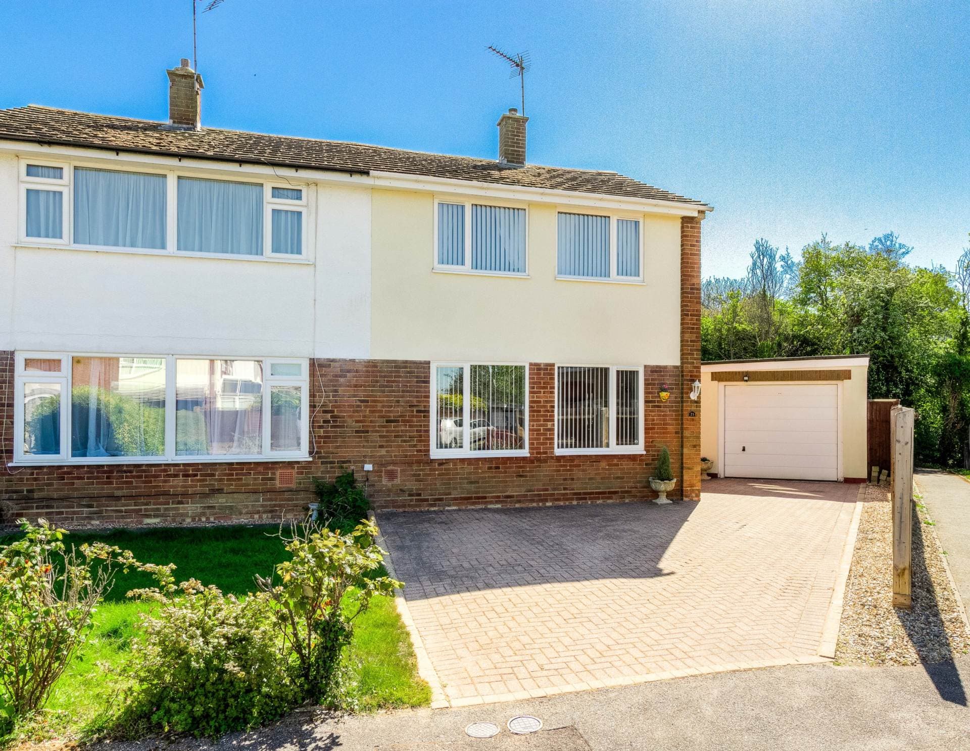 Manor Road, Newton Longville — photo 1