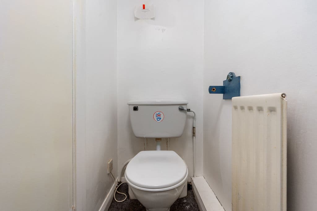 Flat 3, 24 Castle Street, Douglas — photo 3