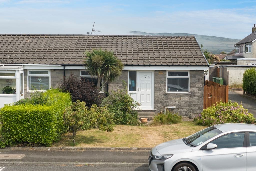 4 Close Famman, Port Erin — photo 1