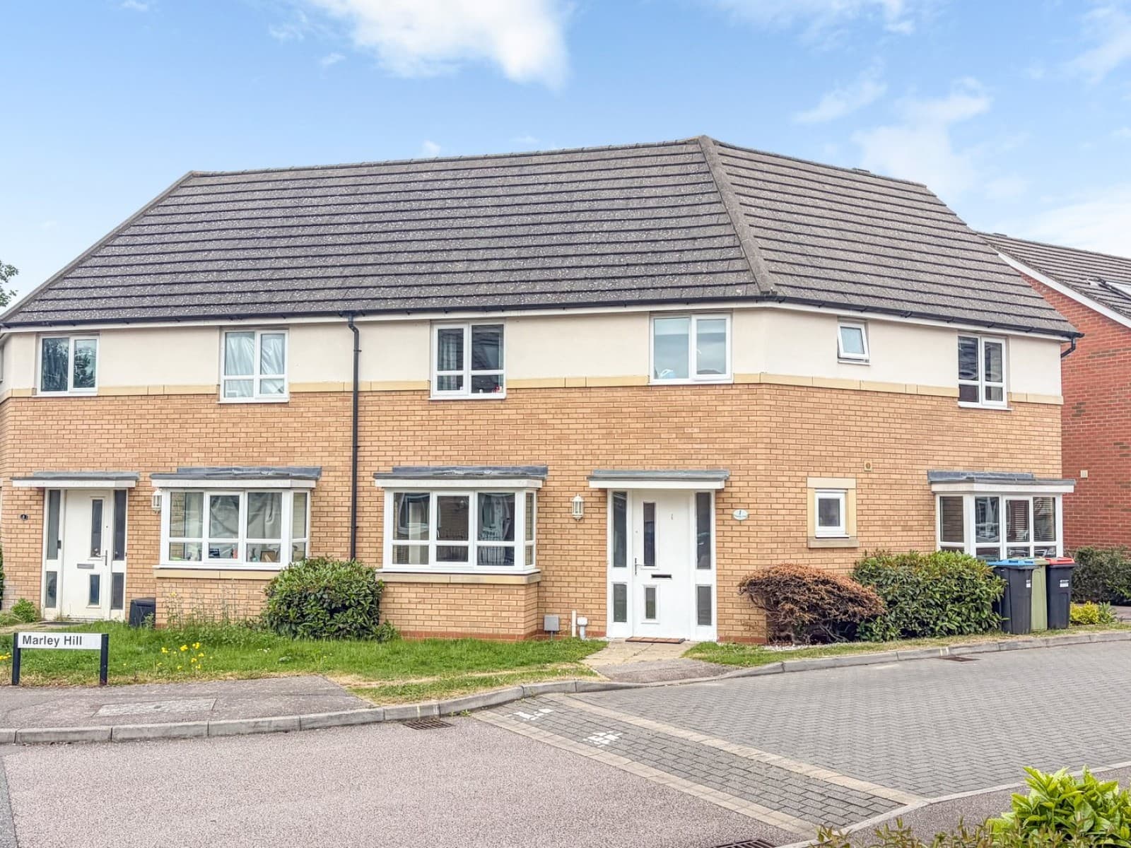 Broughton, Milton Keynes, Buckinghamshire — photo 1