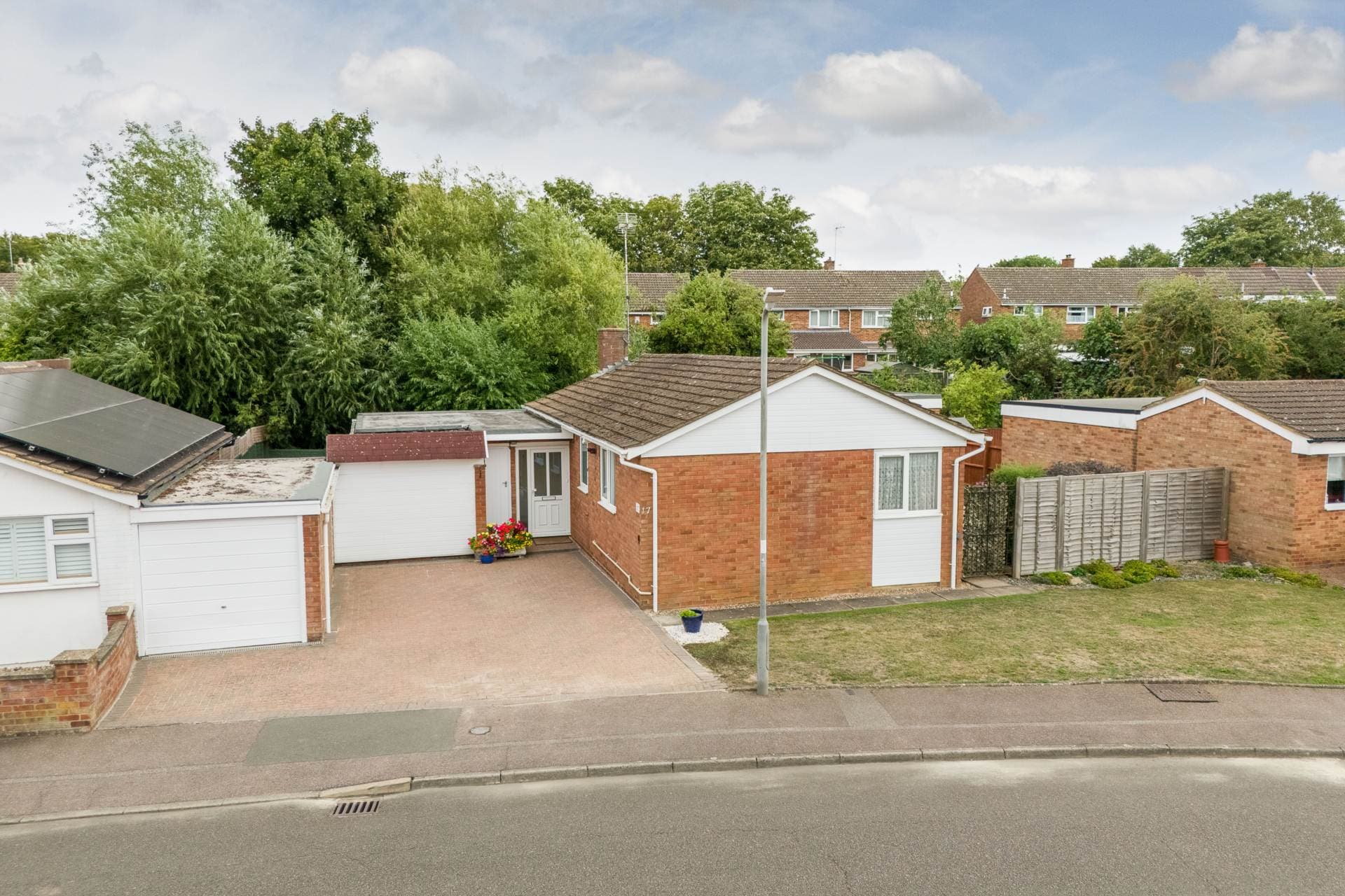 Baccara Grove, Bletchley — photo 1