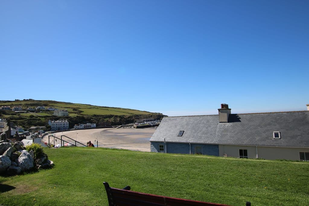 2 Erinville, The Promenade, Port Erin — photo 5