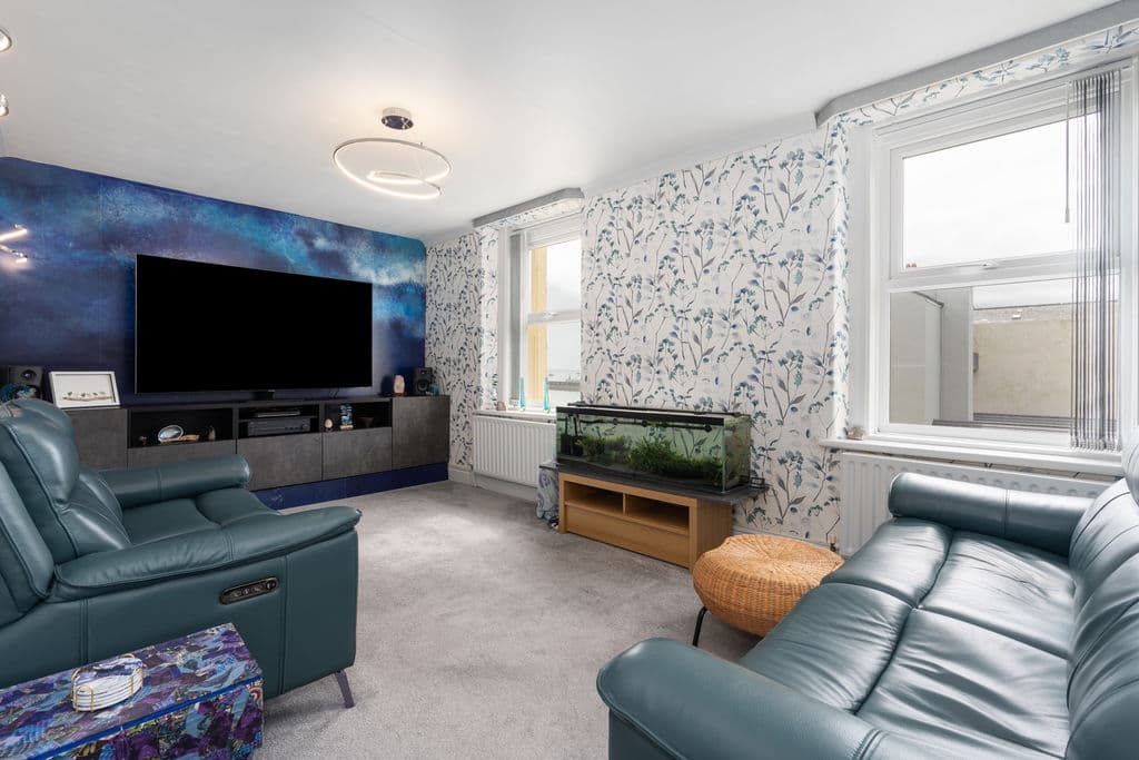 Flat 19/20 Isle of Alanis, Mooragh Promenade, Ramsey — photo 5