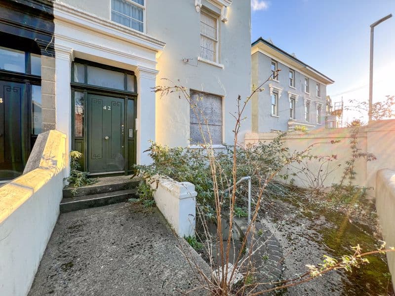 42 Victoria Road, Douglas — photo 2