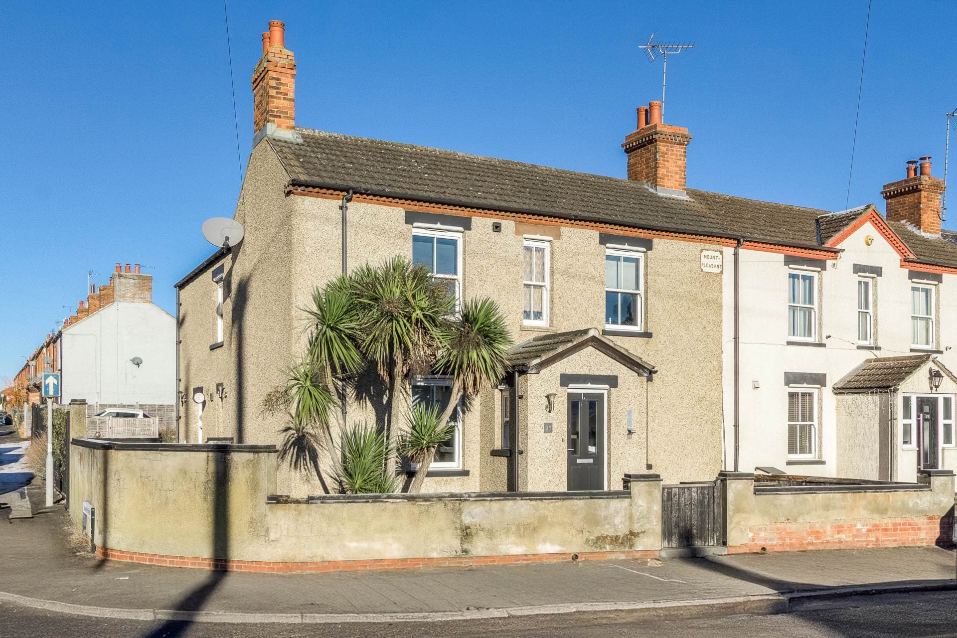 Wolverton Road, Newport Pagnell — photo 1