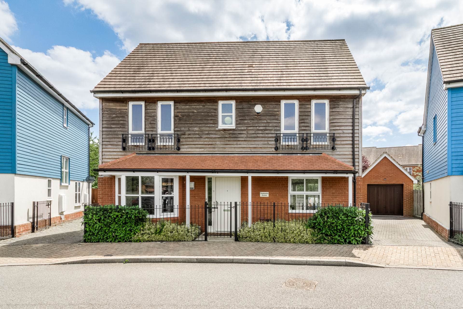 Farholme, Middleton — photo 1