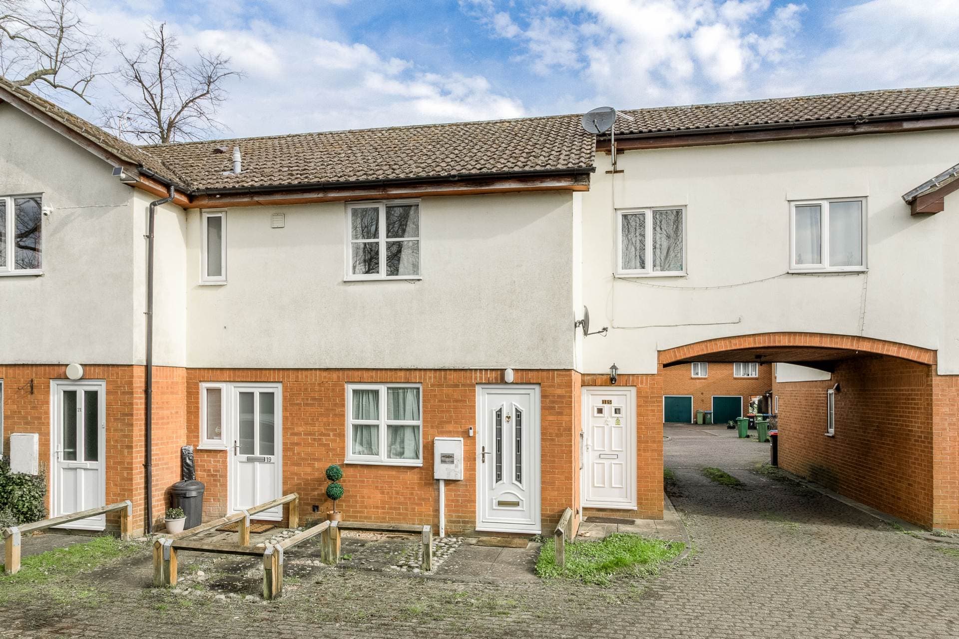 Sheppards Close, Newport Pagnell — photo 1