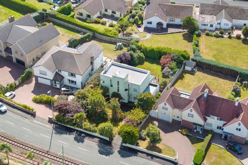 66 King Edward Road, Onchan — photo 1