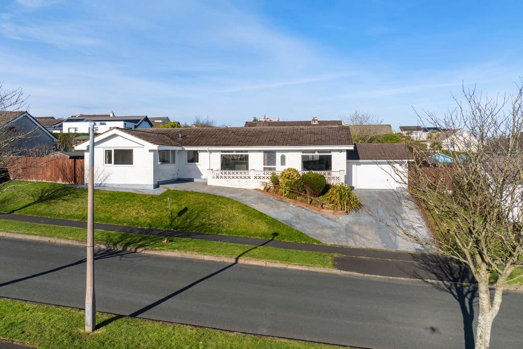 9 Sunnybank Avenue, Onchan — photo 1