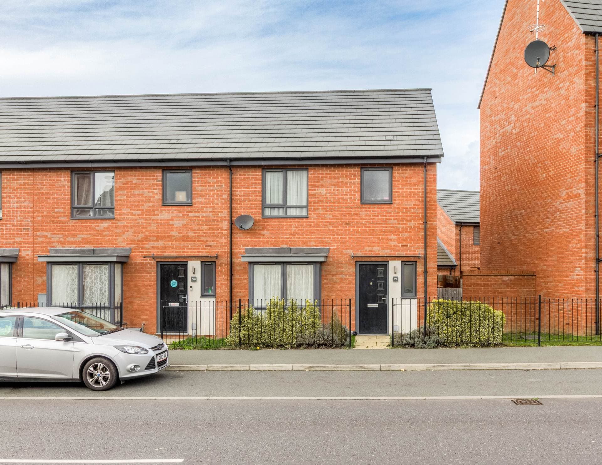 Burney Drive, Glebe Farm — photo 1