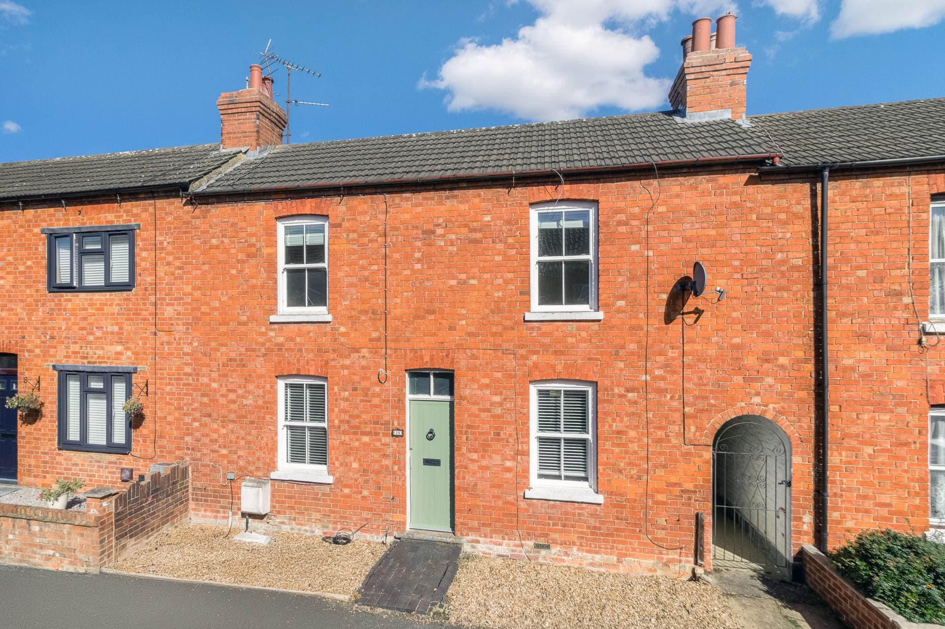 Greenfield Road, Newport Pagnell — photo 1