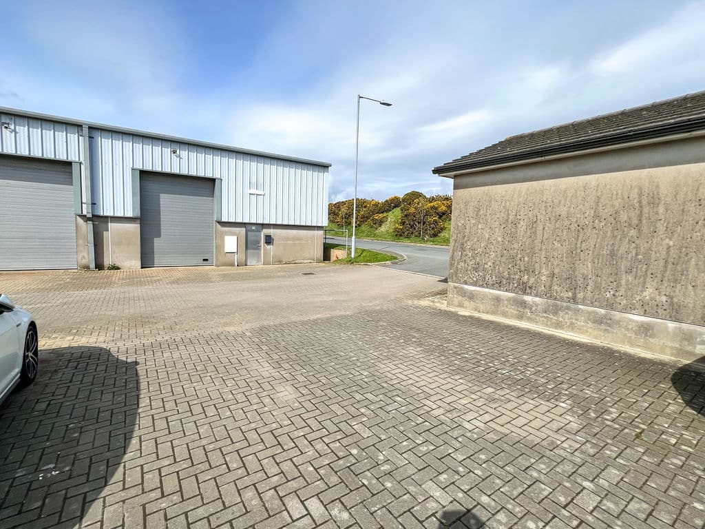 Middle Park Industrial Estate, Braddan — photo 2