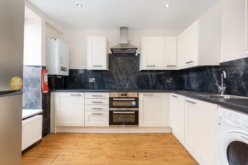 Flat 3, 11 Windsor Road, Douglas — photo 4