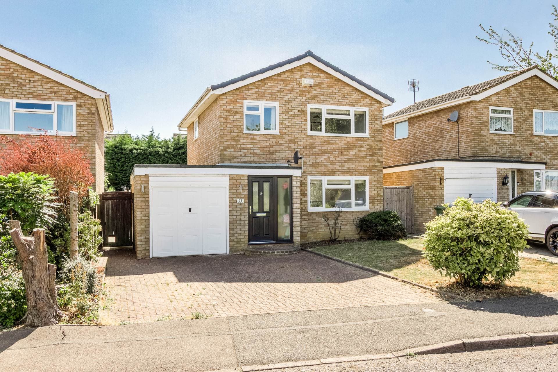 Tennyson Drive, Newport Pagnell — photo 1