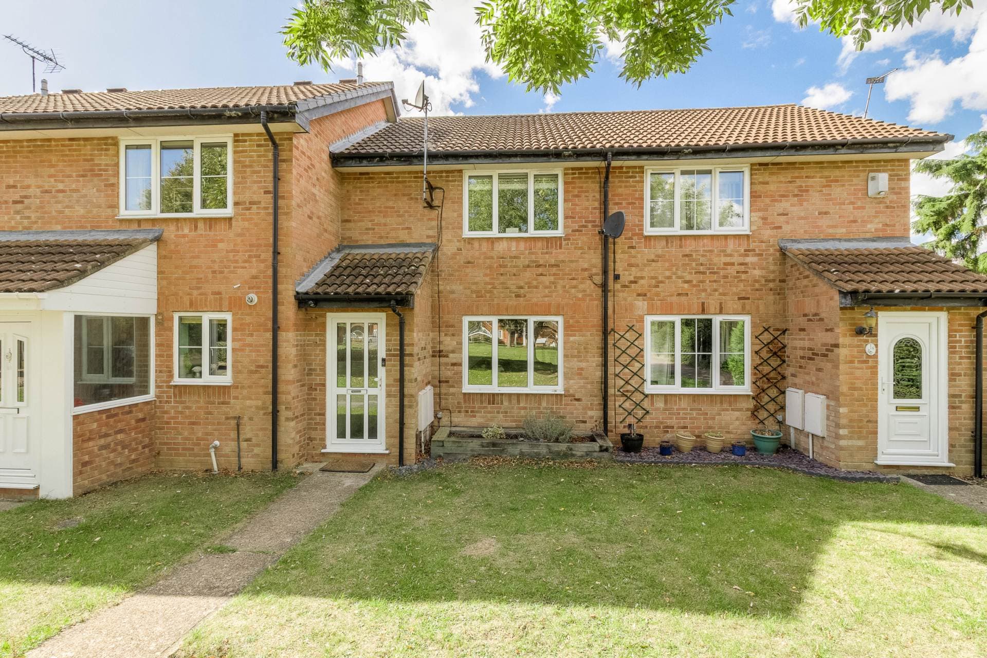 Syon Gardens, Newport Pagnell — photo 1