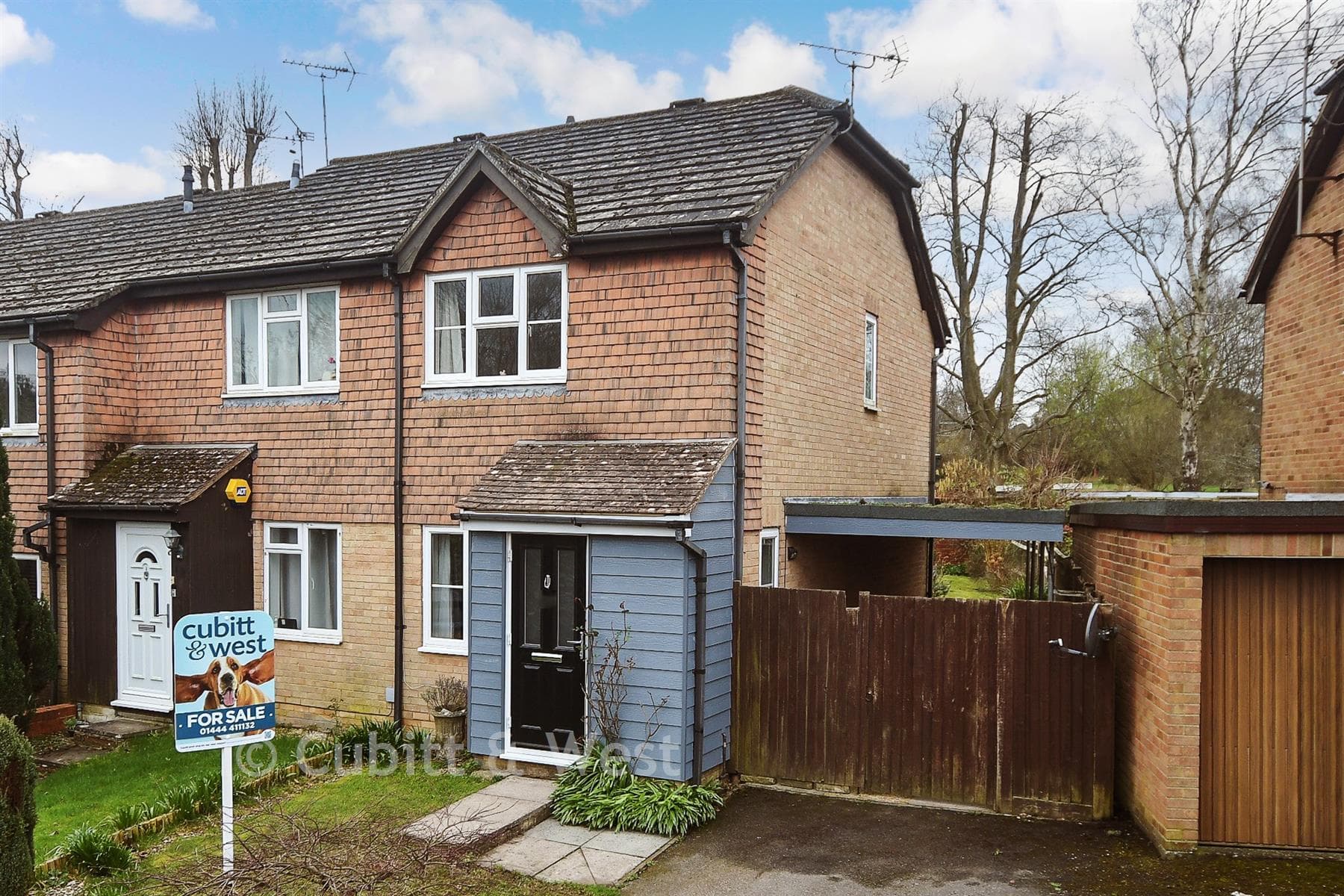2 Bed End Of Terrace House, Albert Close Haywards Heath — photo 1