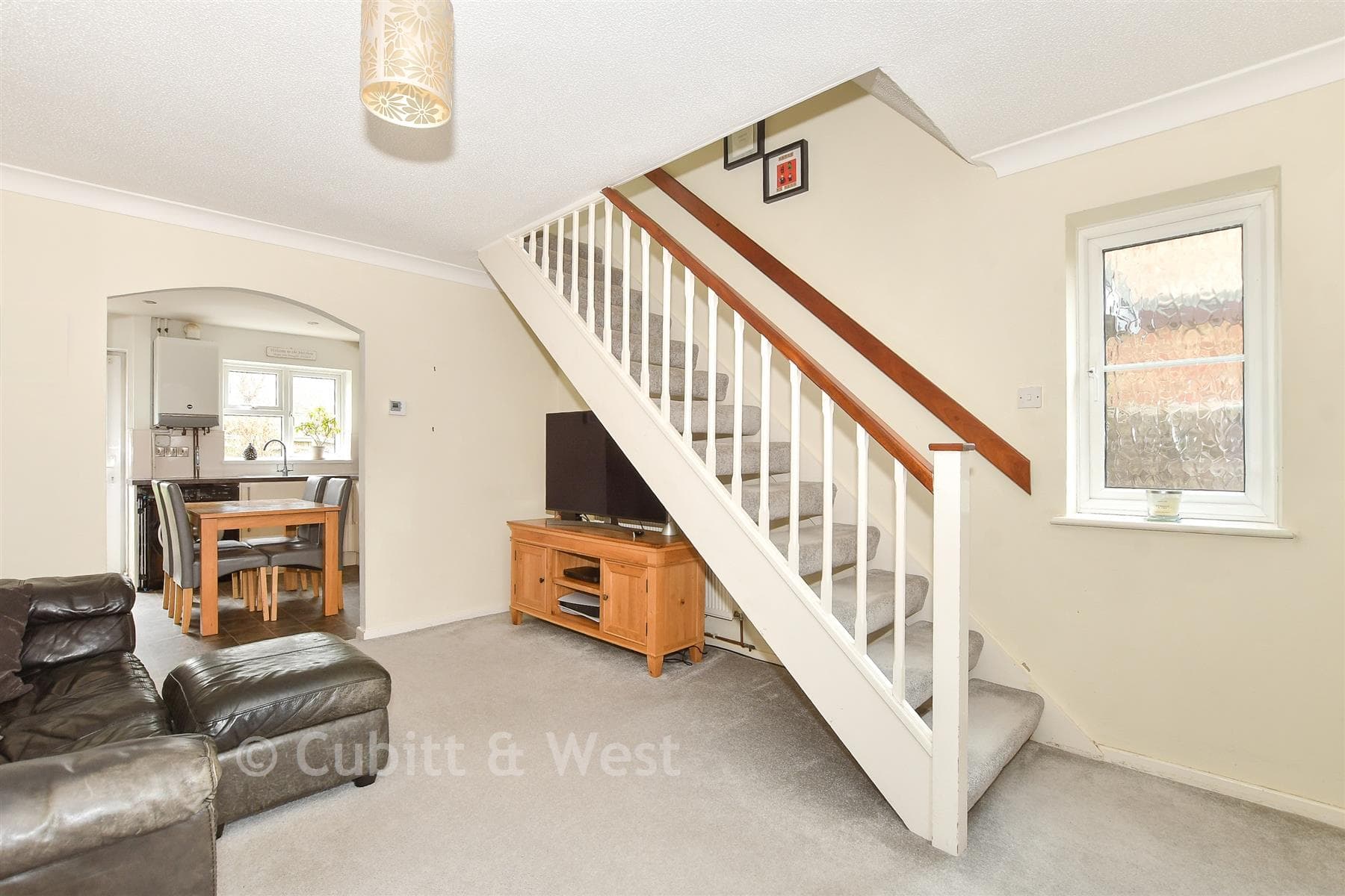 2 Bed End Of Terrace House, Albert Close Haywards Heath — photo 4