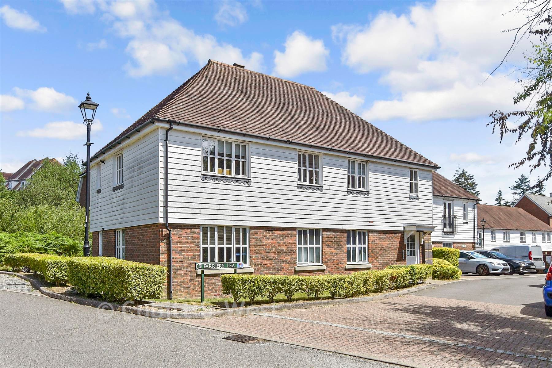1 Bed Apartment, Farriers Lea Haywards Heath — photo 1
