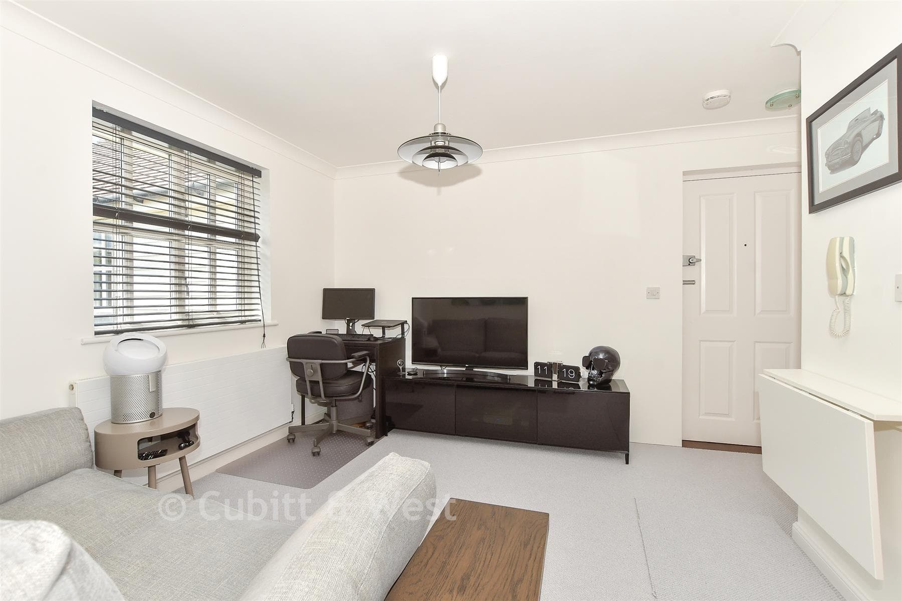 1 Bed Apartment, Farriers Lea Haywards Heath — photo 3