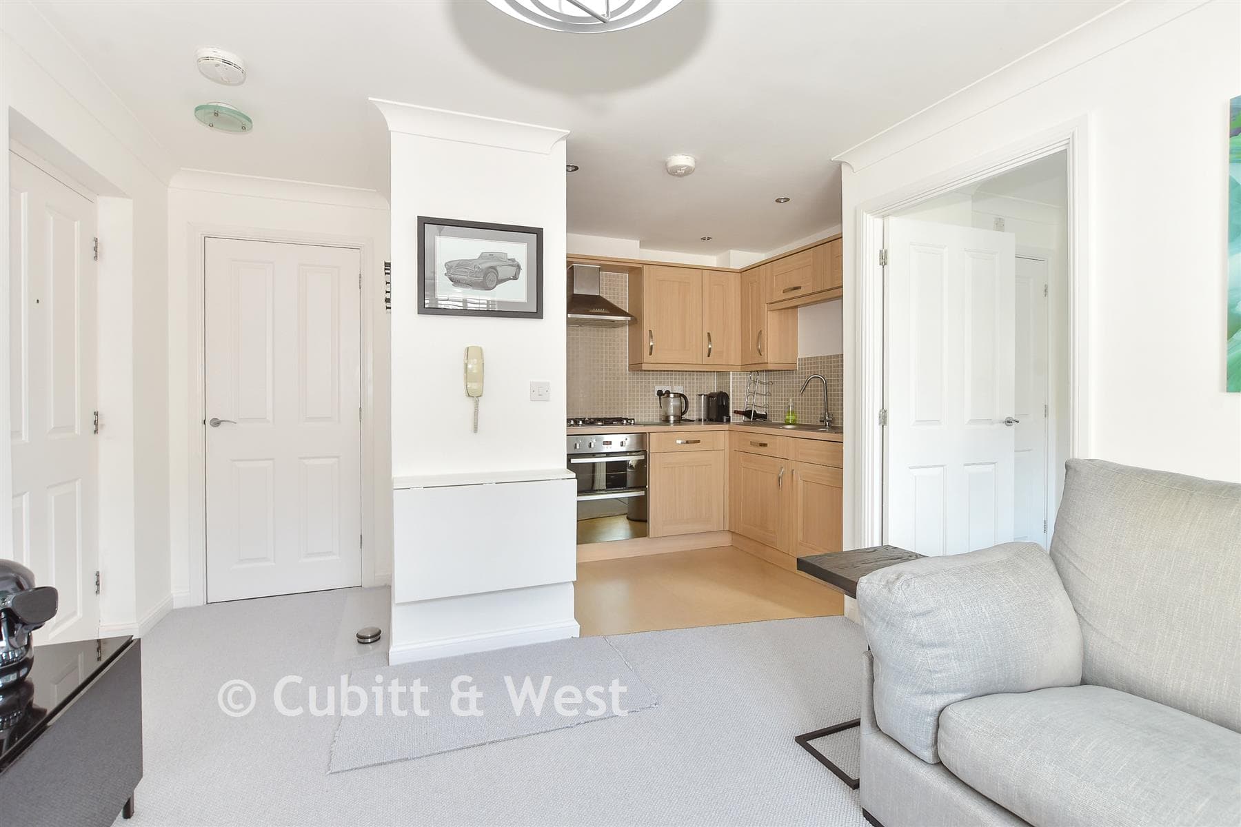 1 Bed Apartment, Farriers Lea Haywards Heath — photo 5