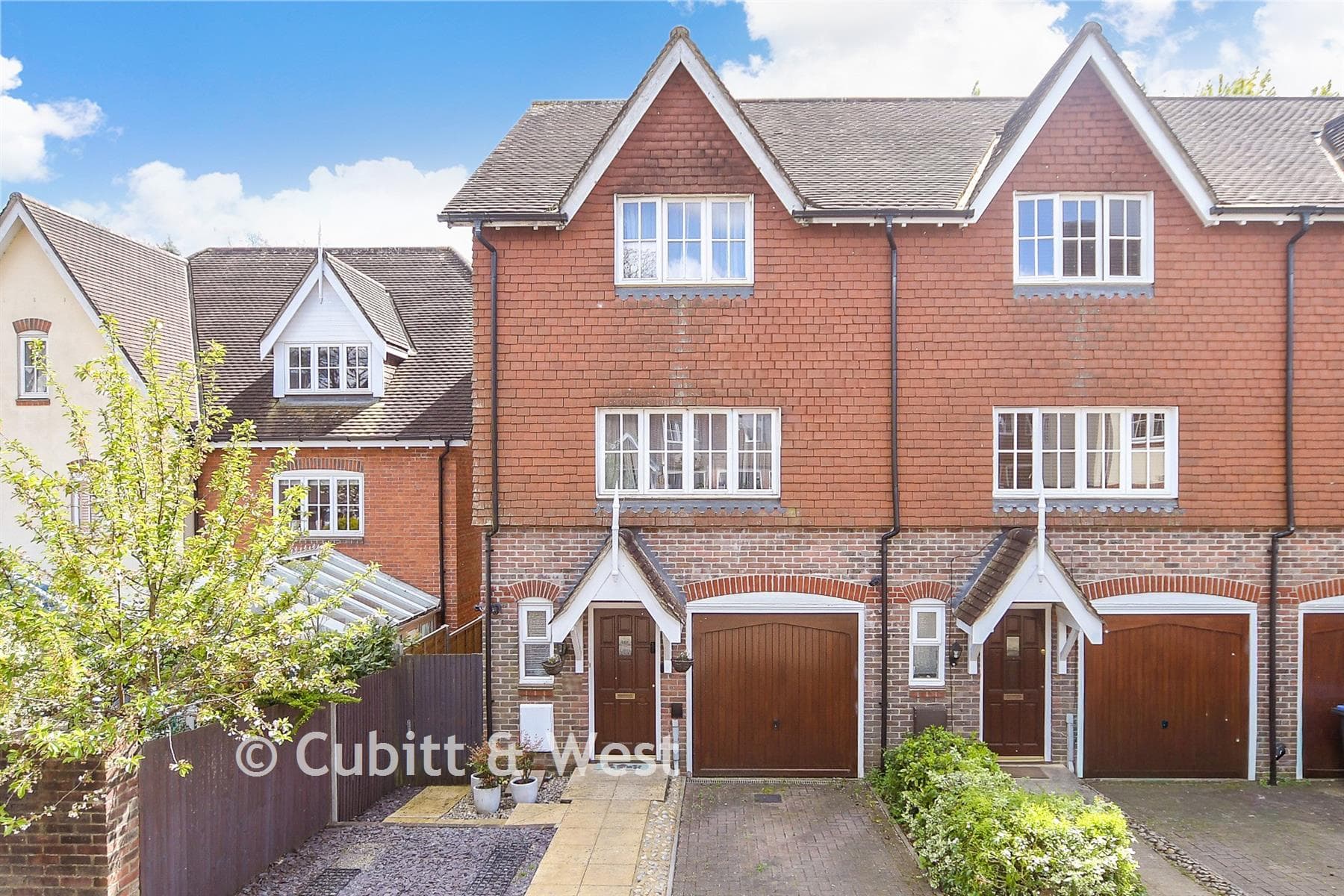 3 Bed End Of Terrace House, Cherry Place Haywards Heath — photo 1
