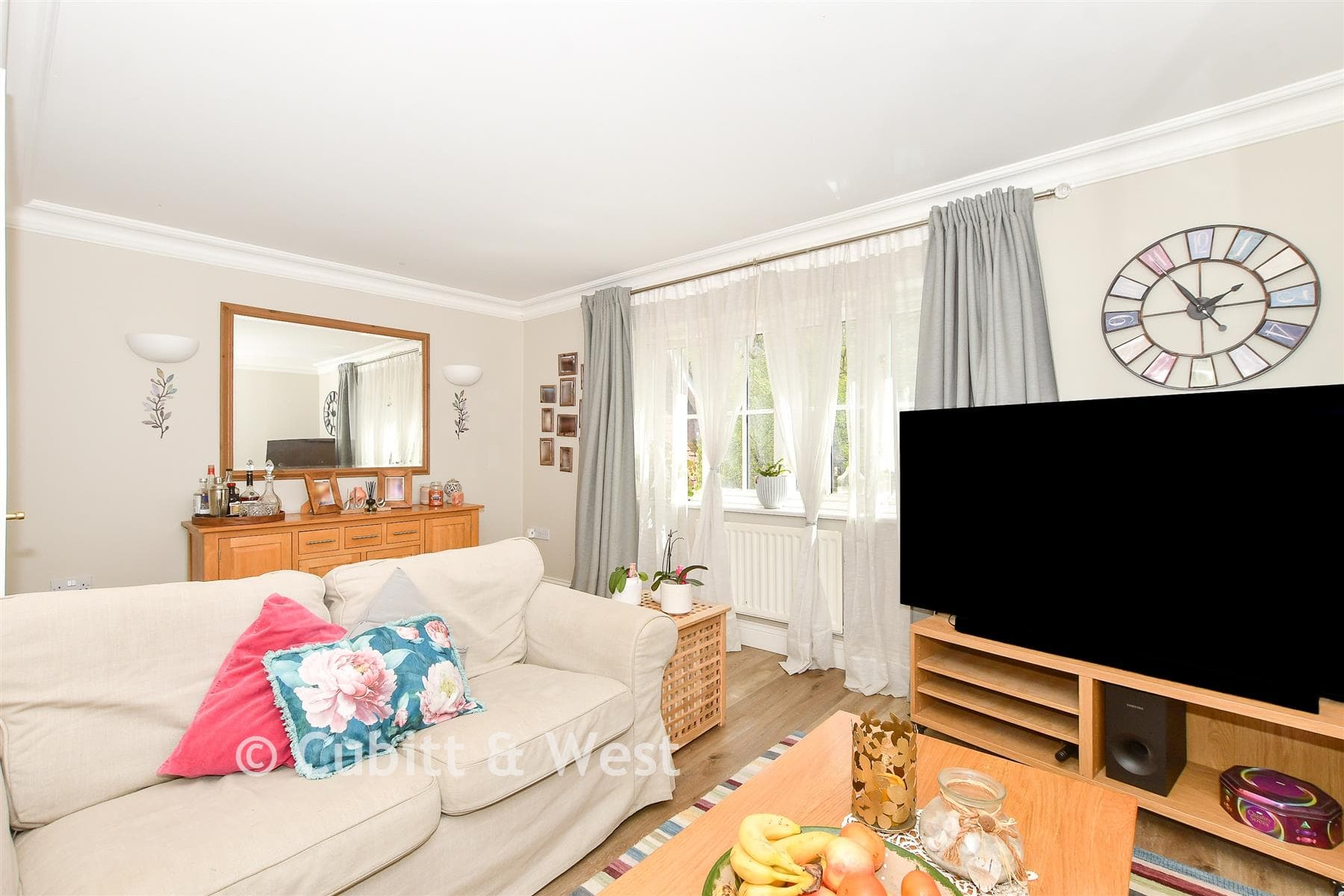 3 Bed End Of Terrace House, Cherry Place Haywards Heath — photo 3