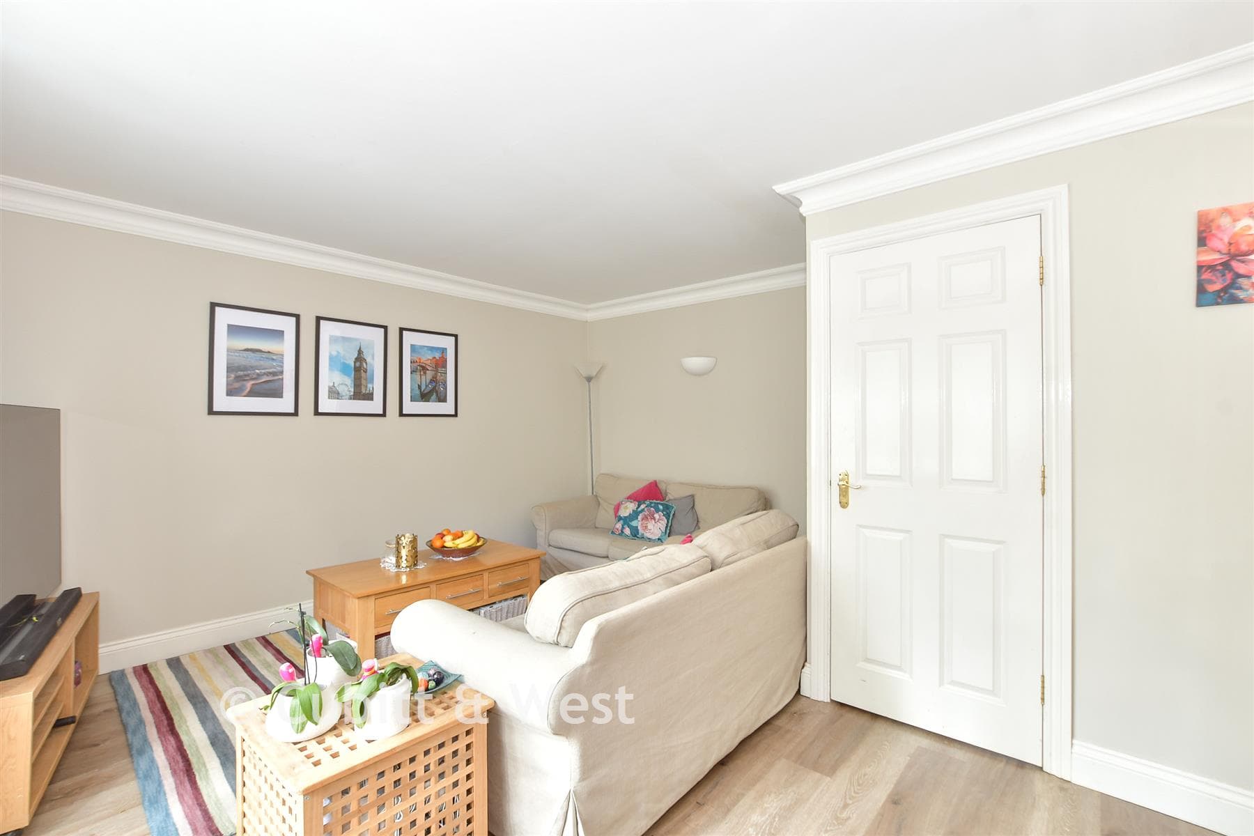 3 Bed End Of Terrace House, Cherry Place Haywards Heath — photo 4