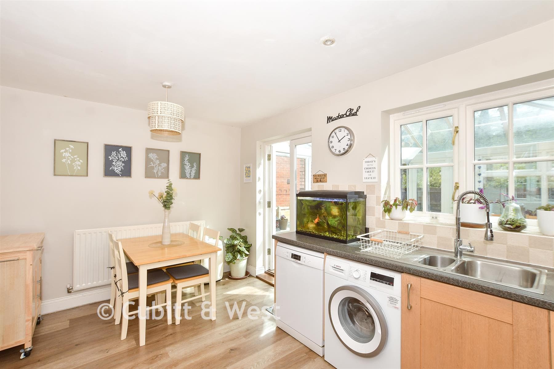 3 Bed End Of Terrace House, Cherry Place Haywards Heath — photo 5