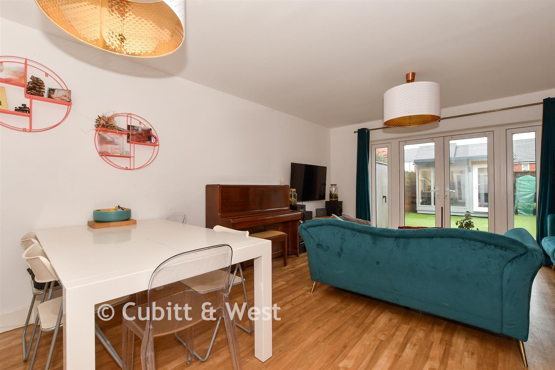3 Bed Terraced House, Hanbury Lane Haywards Heath — photo 3