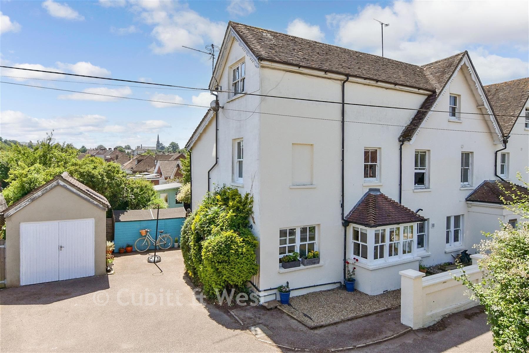 4 Bed Semi Detached House, Cuckfield Road Hurstpierpoint — photo 1