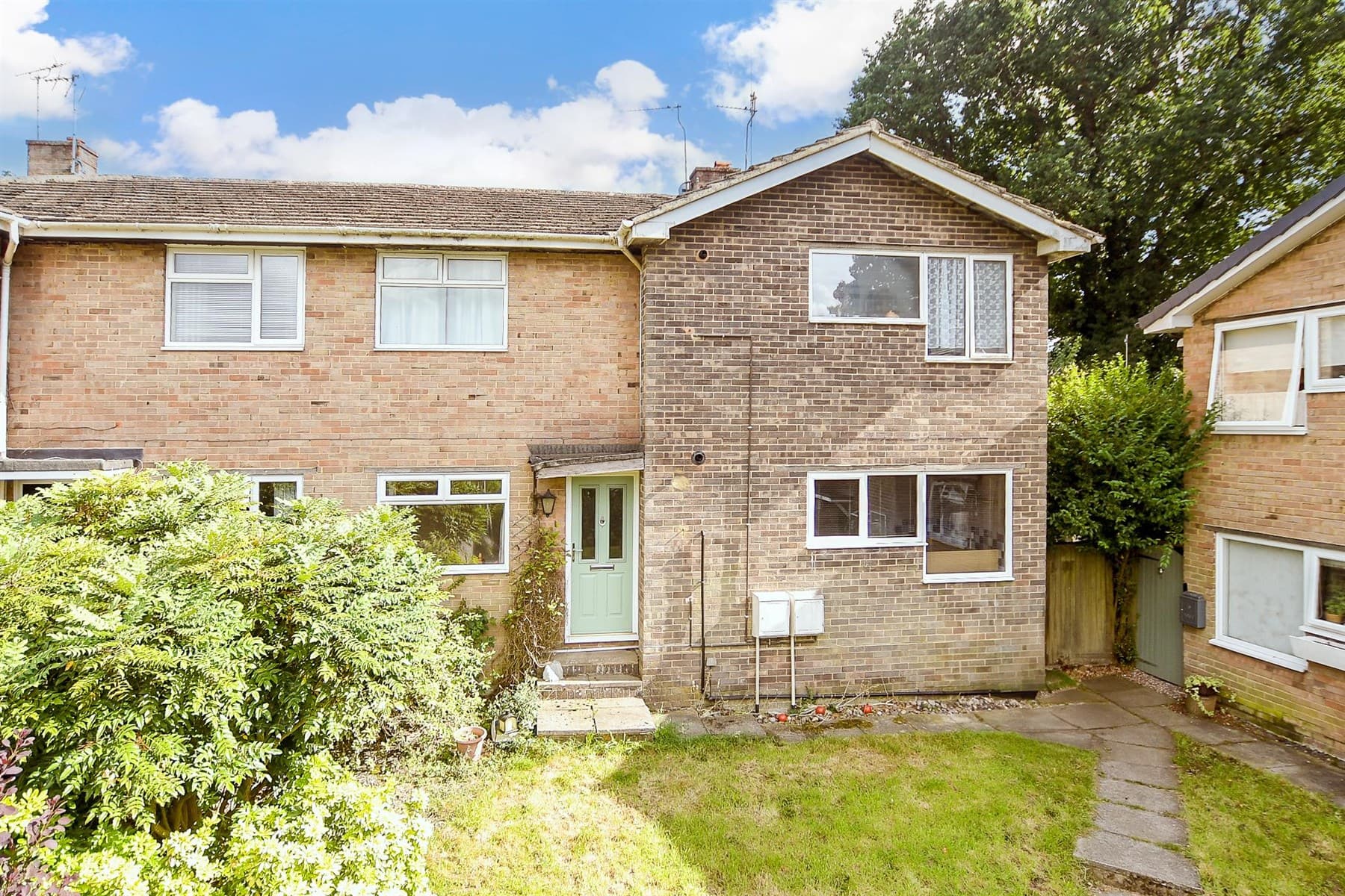 2 Bed Maisonette, High Trees Haywards Heath — photo 1