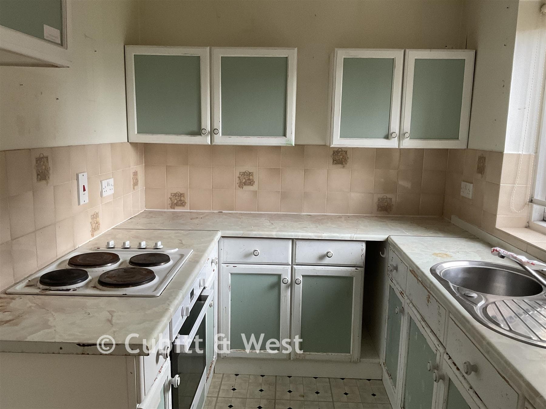 1 Bed Flat, Church Road Haywards Heath — photo 5