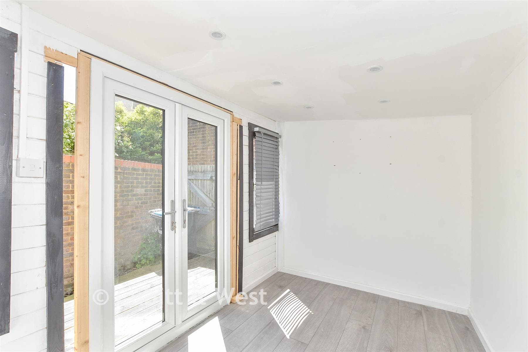 2 Bed End Of Terrace House, Funnell Drive Haywards Heath — photo 2